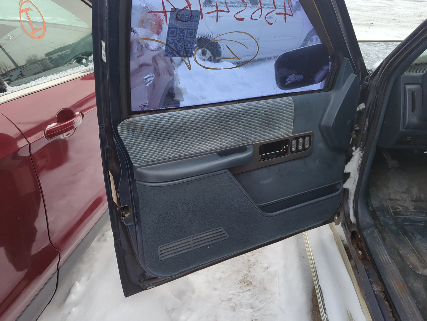 1994 Chevrolet C1500 Front Left Driver Interior Door Panel Trim - Oemusedautoparts1.com