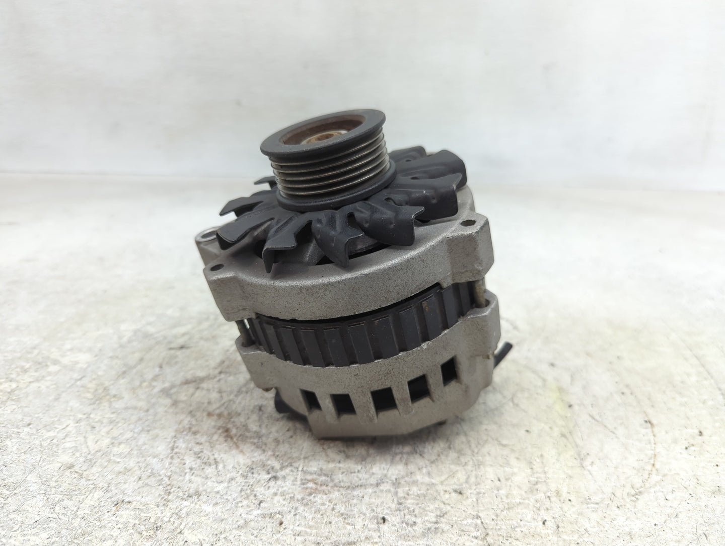1994 Chevrolet C1500 Alternator Replacement Generator Charging Assembly Engine OEM P/N:213-4577F Fits Fits 1995 OEM Used Aut