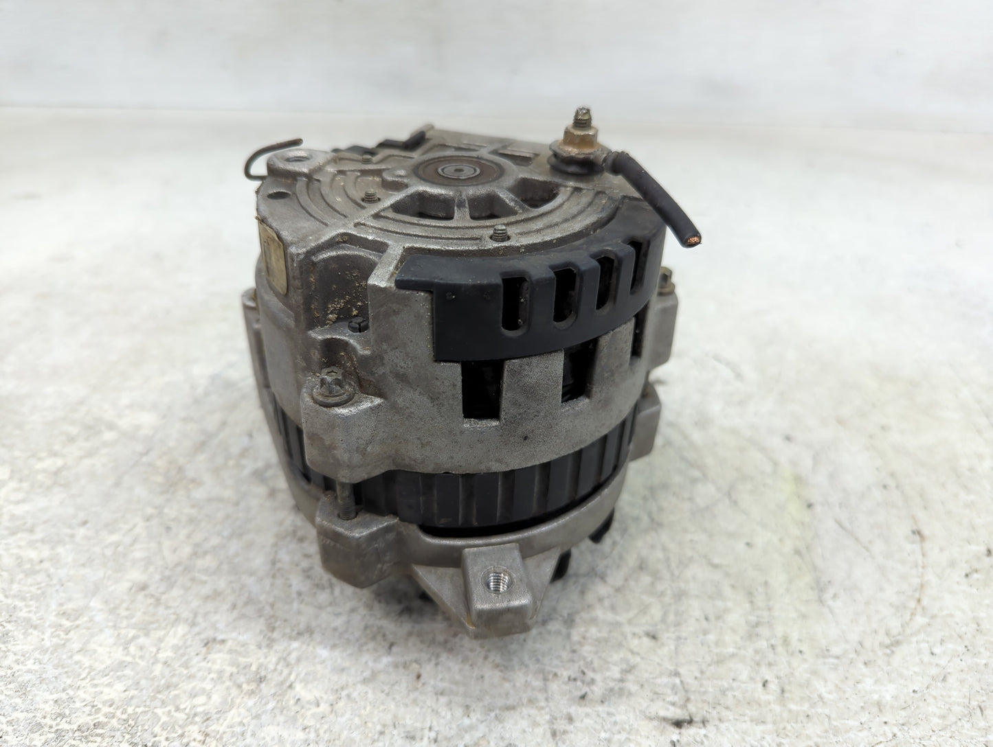 1994 Chevrolet C1500 Alternator Replacement Generator Charging Assembly Engine OEM P/N:213-4577F Fits Fits 1995 OEM Used Aut