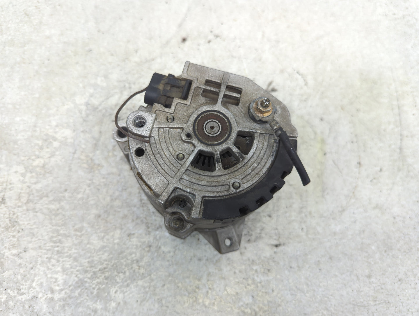 1994 Chevrolet C1500 Alternator Replacement Generator Charging Assembly Engine OEM P/N:213-4577F Fits Fits 1995 OEM Used Aut