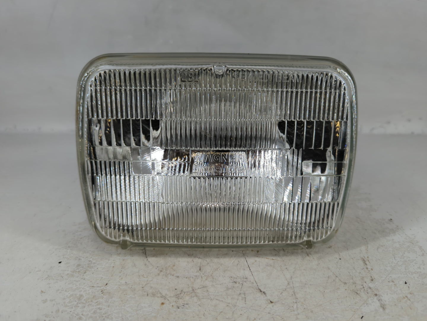 Chevrolet C1500 Driver Left Oem Head Light Headlight Lamp - Oemusedautoparts1.com