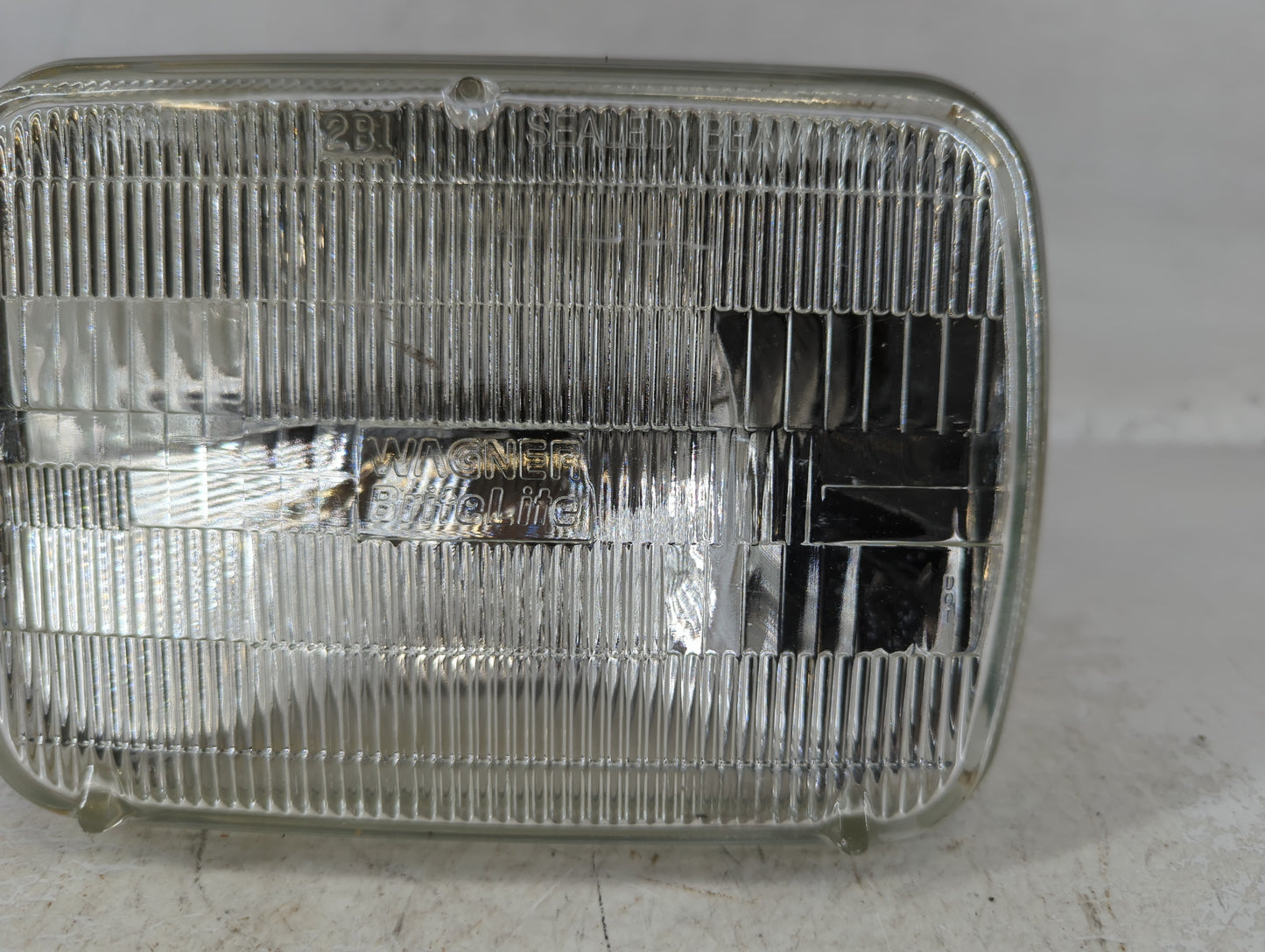 Chevrolet C1500 Driver Left Oem Head Light Headlight Lamp - Oemusedautoparts1.com