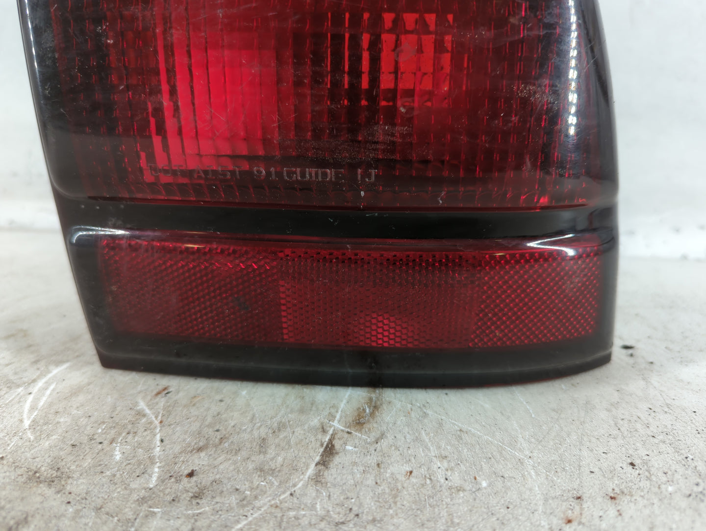 1994 Chevrolet Cavalier Tail Light Assembly Passenger Right OEM P/N:GM 165118581 Fits OEM Used Auto Parts - Oemusedautoparts