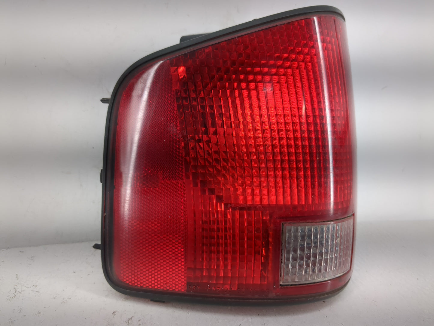 1994-2003 Chevrolet S10 Tail Light Assembly Driver Left OEM P/N:GM16516093 Fits OEM Used Auto Parts - Oemusedautoparts1.com