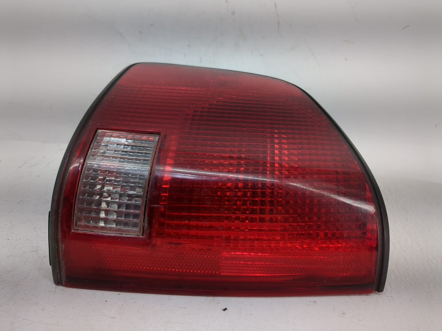 1994-2003 Chevrolet S10 Tail Light Assembly Driver Left OEM P/N:GM16516093 Fits OEM Used Auto Parts - Oemusedautoparts1.com