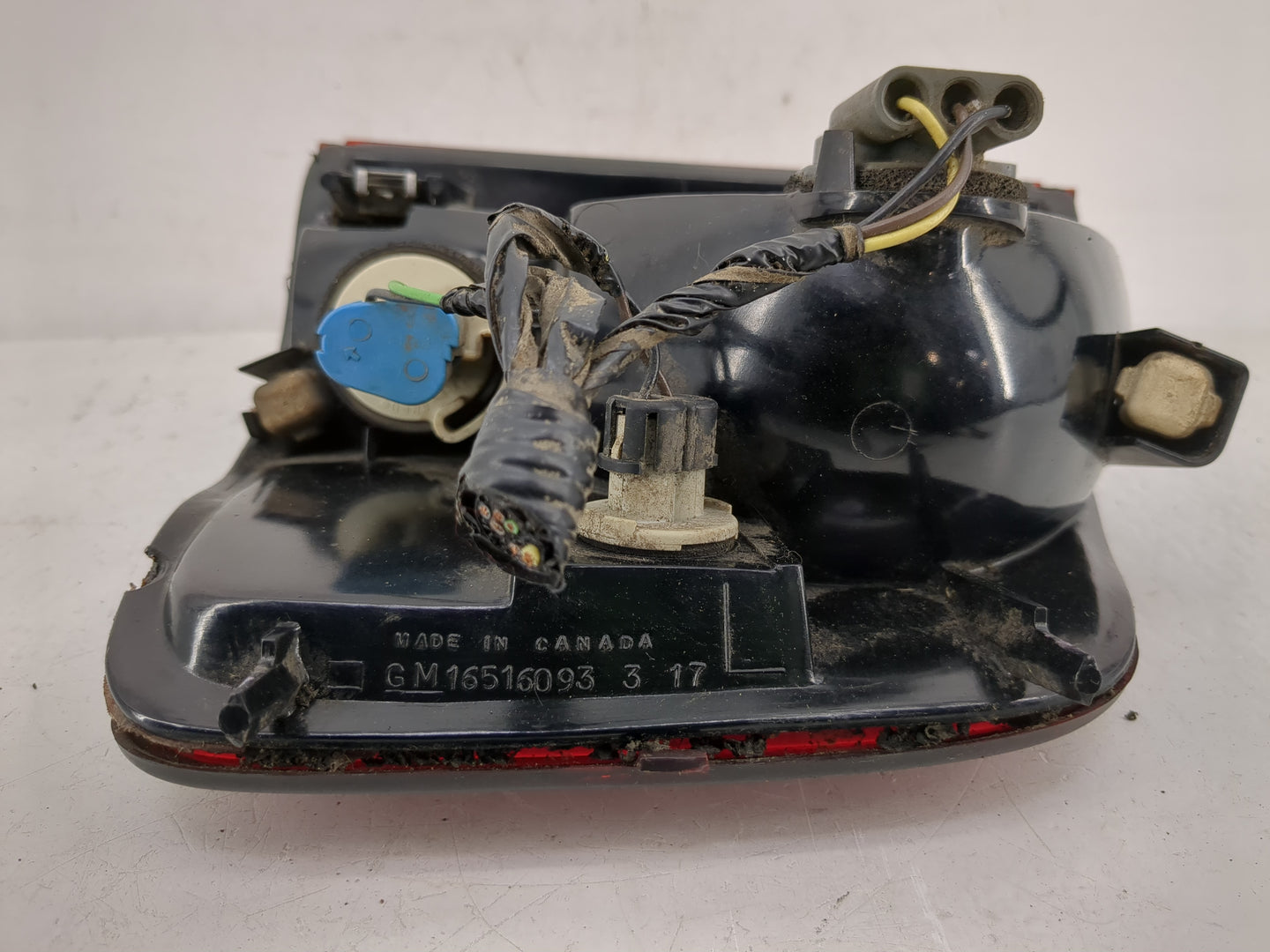 1994-2003 Chevrolet S10 Tail Light Assembly Driver Left OEM P/N:GM16516093 Fits OEM Used Auto Parts - Oemusedautoparts1.com