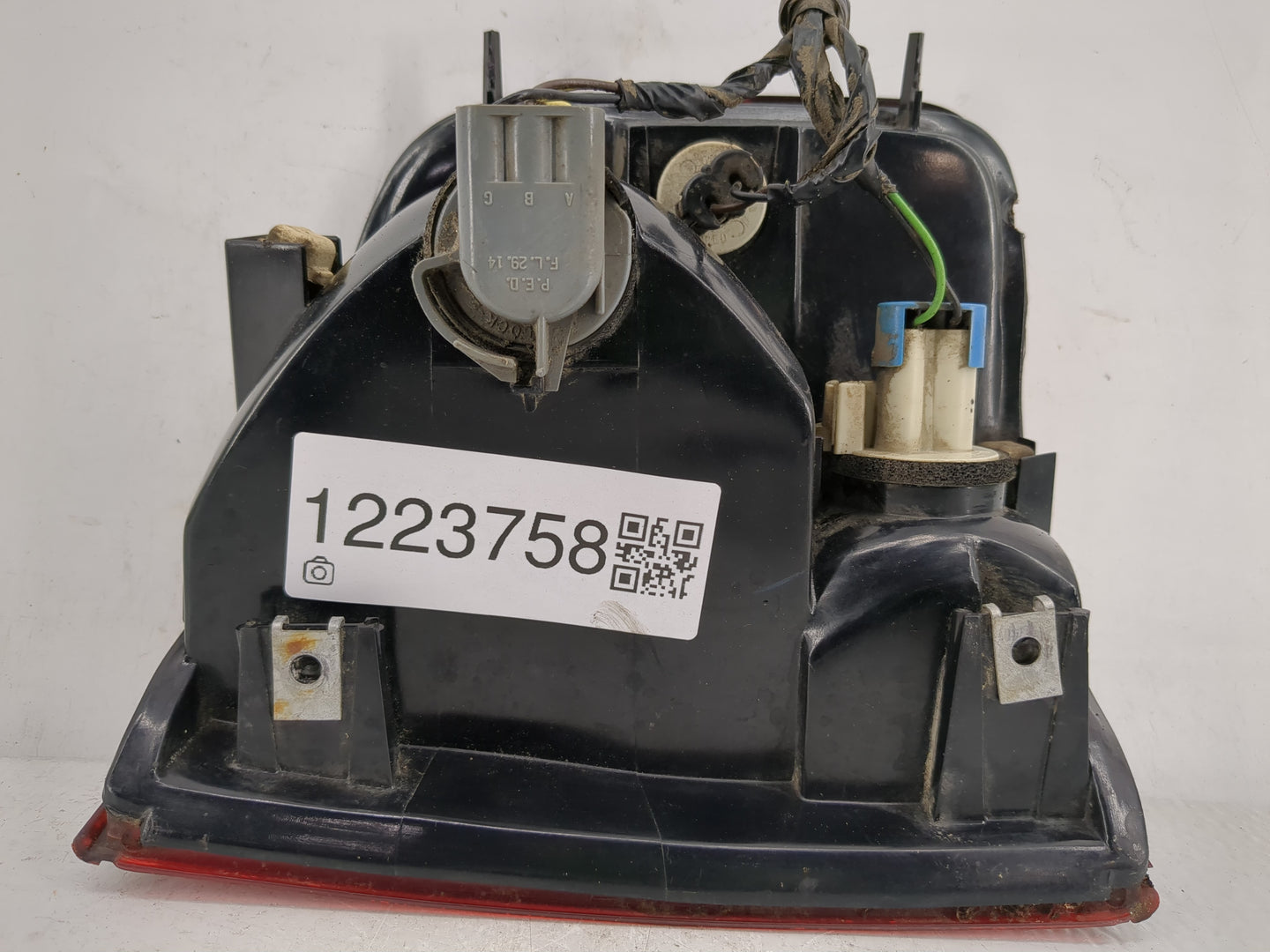 1994-2003 Chevrolet S10 Tail Light Assembly Driver Left OEM P/N:GM16516093 Fits OEM Used Auto Parts - Oemusedautoparts1.com