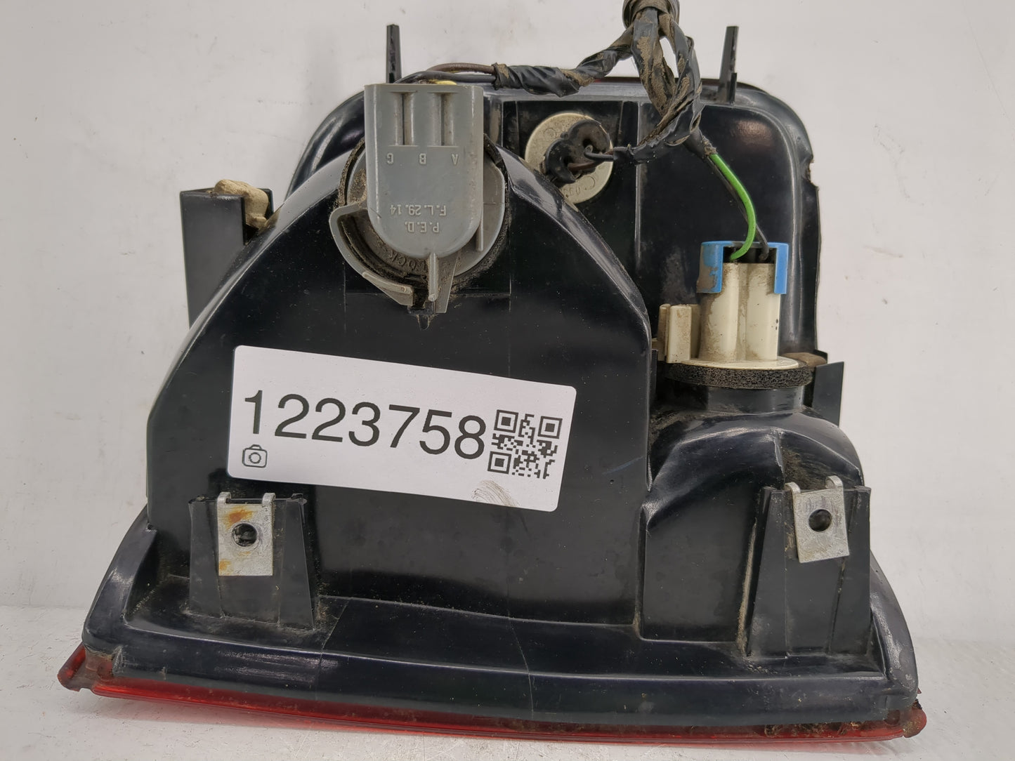1994-2003 Chevrolet S10 Tail Light Assembly Driver Left OEM P/N:GM16516093 Fits OEM Used Auto Parts - Oemusedautoparts1.com