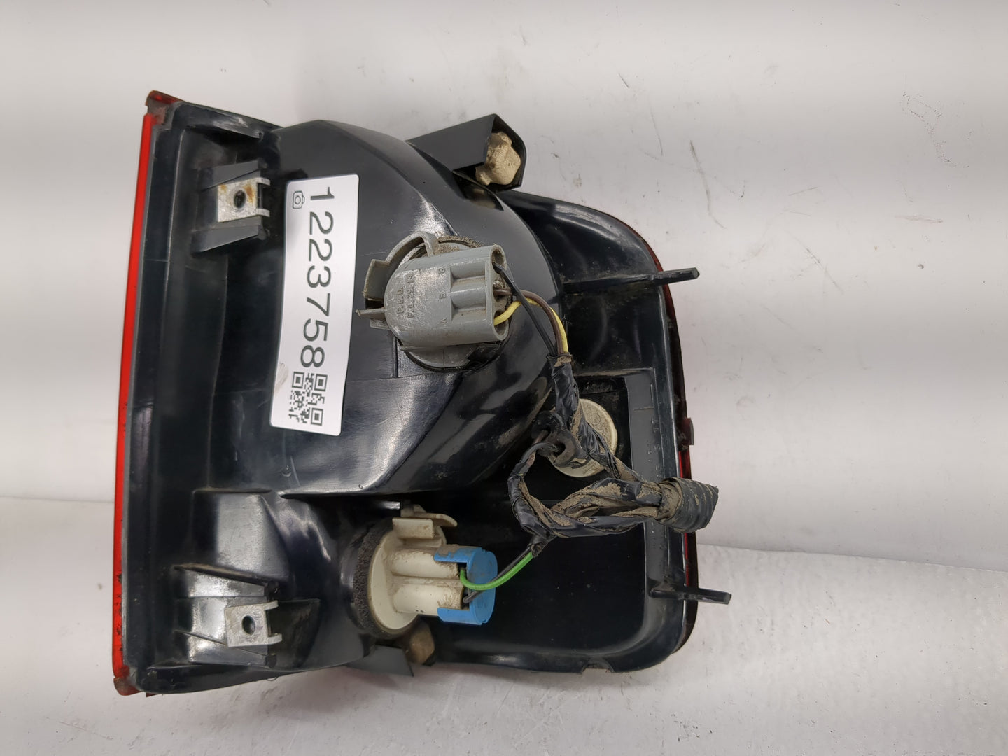 1994-2003 Chevrolet S10 Tail Light Assembly Driver Left OEM P/N:GM16516093 Fits OEM Used Auto Parts - Oemusedautoparts1.com
