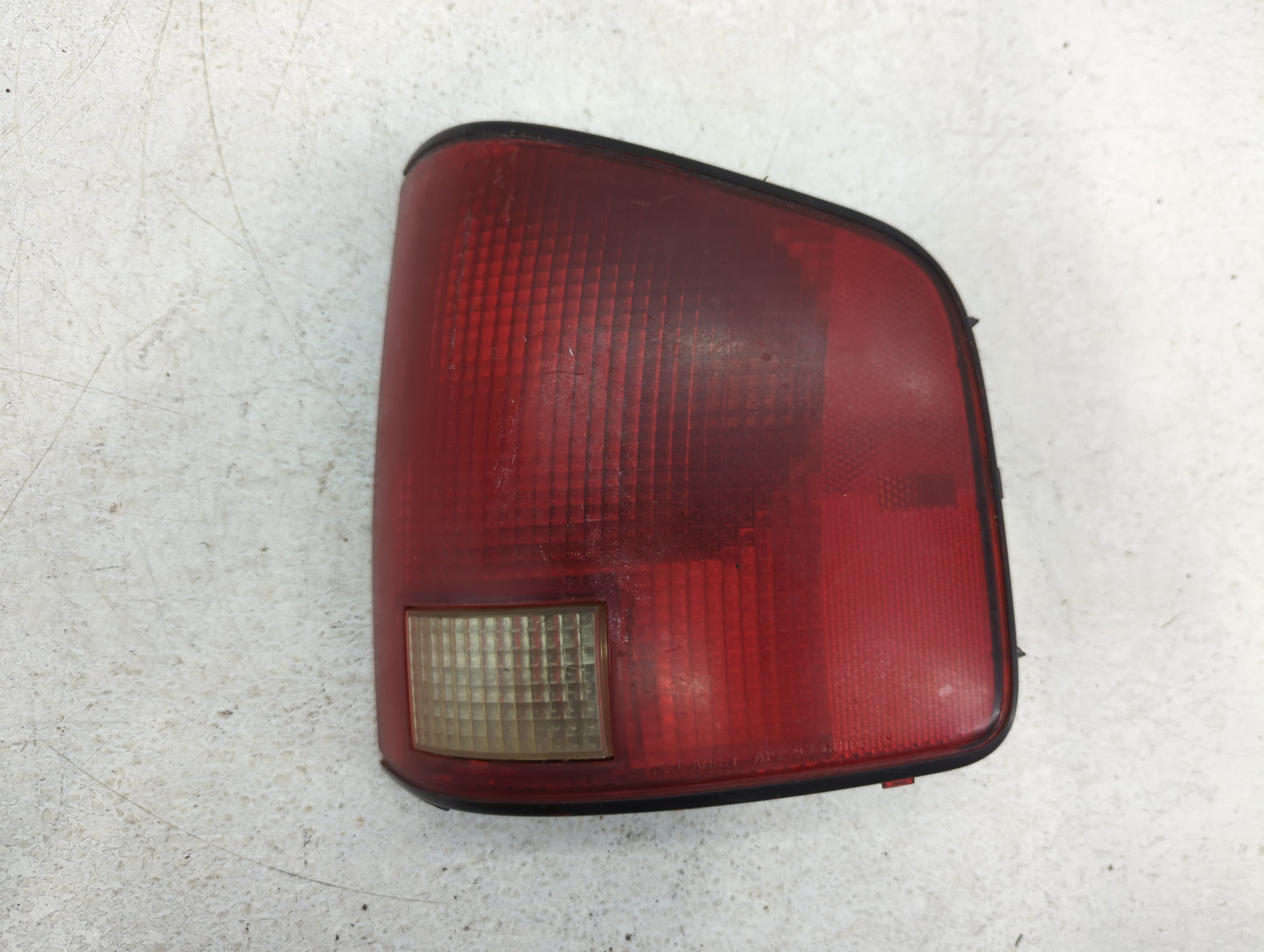 1994-2003 Chevrolet S10 Tail Light Assembly Passenger Right OEM P/N:16516094 Fits OEM Used Auto Parts - Oemusedautoparts1.co