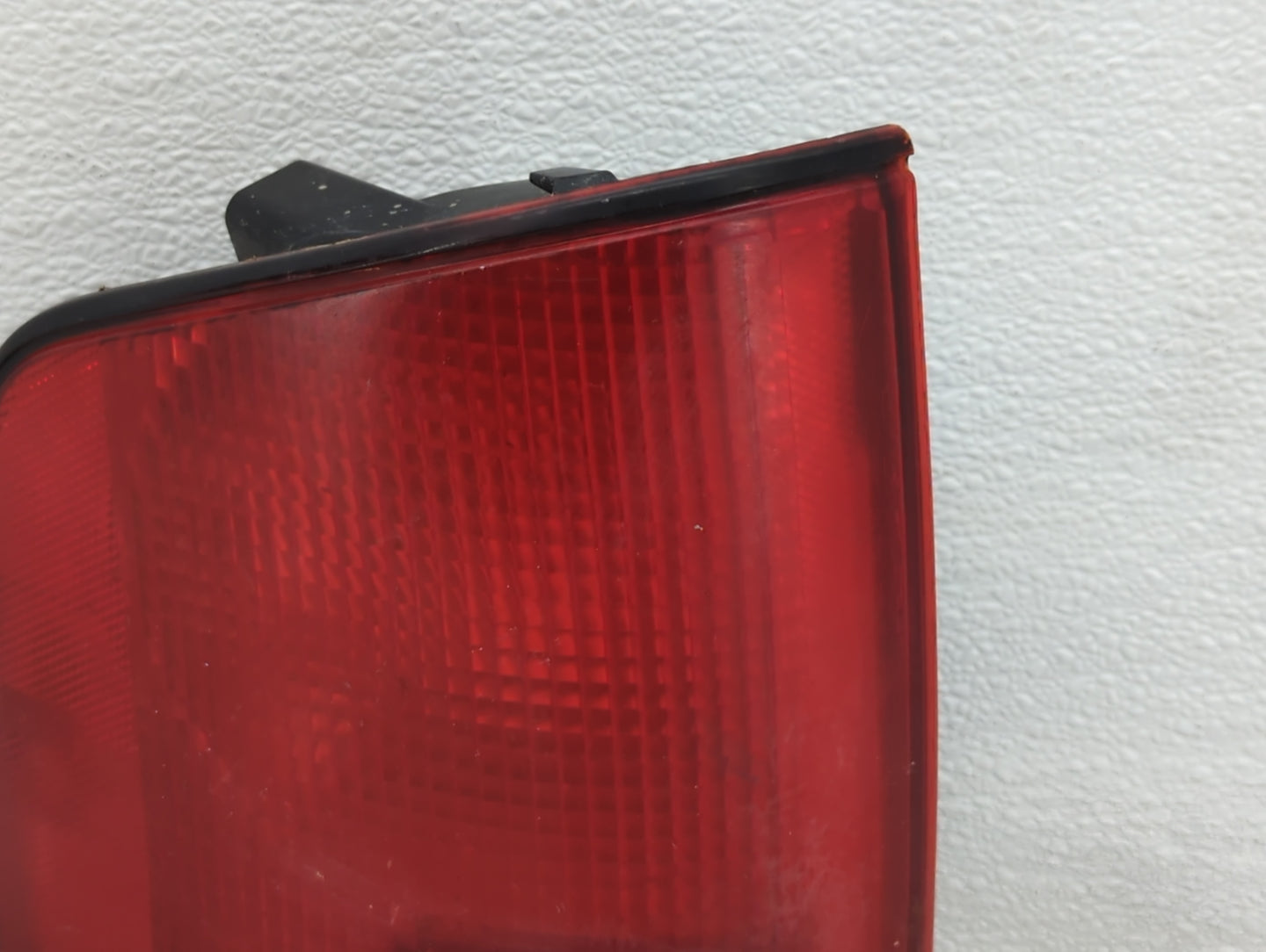 1994-2003 Chevrolet S10 Tail Light Assembly Driver Left OEM P/N:16516093 Fits OEM Used Auto Parts - Oemusedautoparts1.com