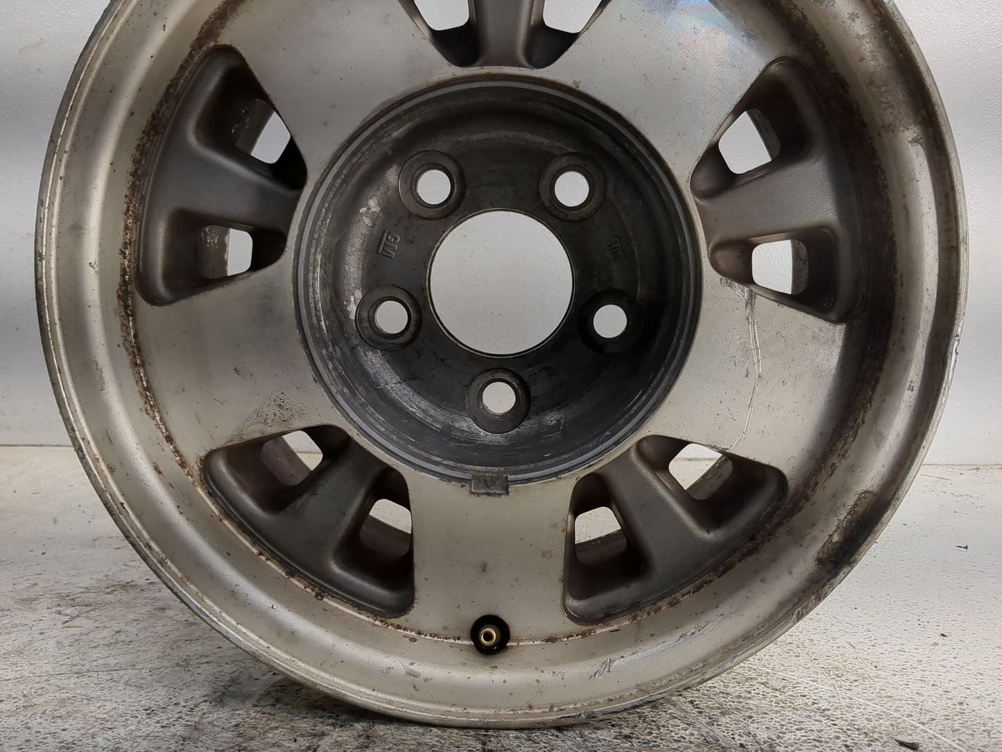 1995-1999 Chevrolet Suburban 1500 Oem Wheel Rim - Oemusedautoparts1.com