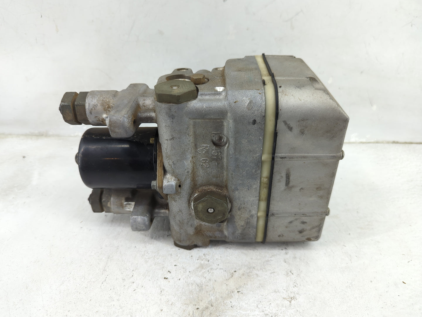 1994 Chevrolet Suburban 2500 ABS Pump Control Module Replacement P/N:RC62 467-T Fits OEM Used Auto Parts - Oemusedautoparts1