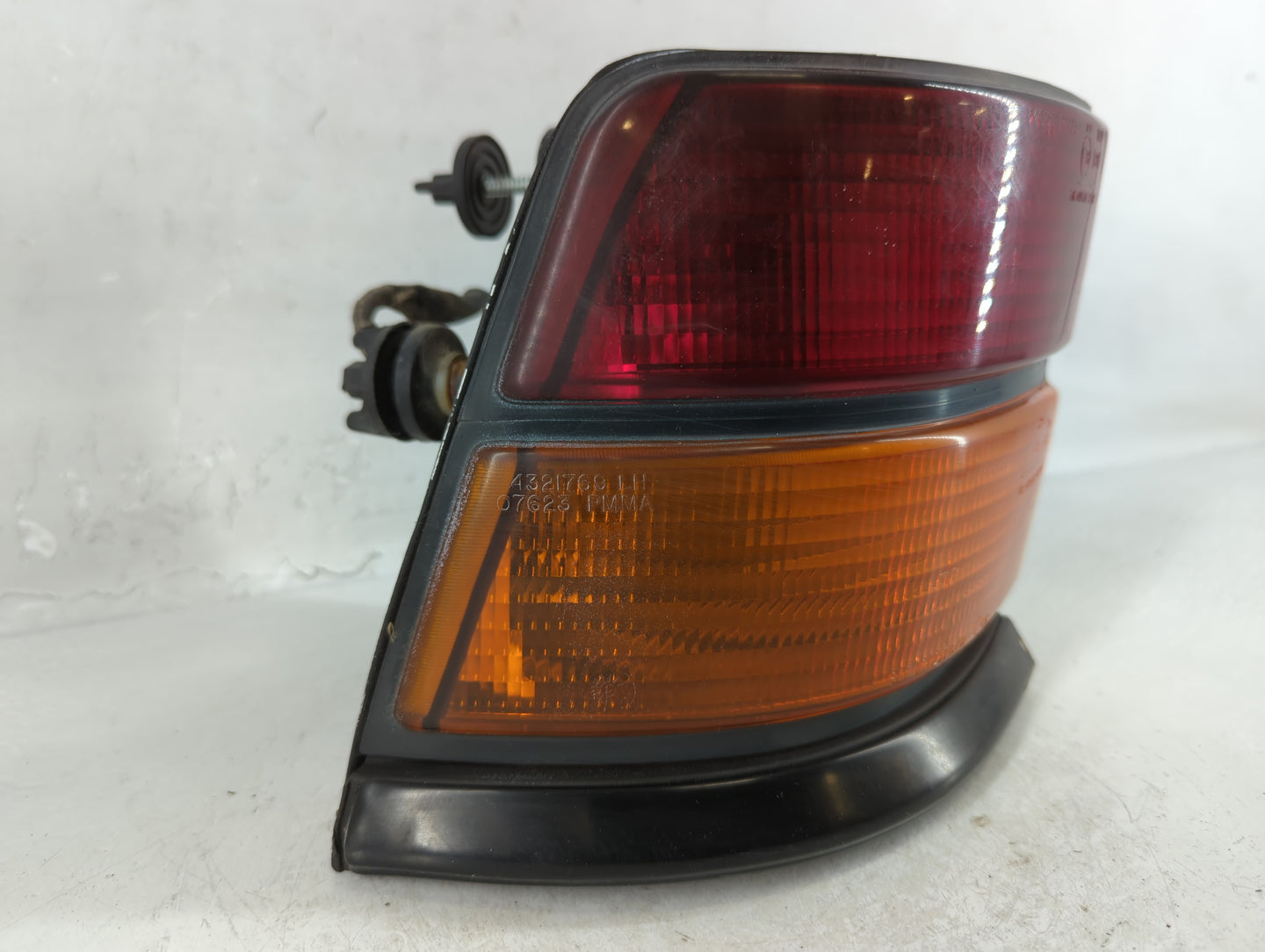 1994 Chrysler Lebaron Tail Light Assembly Passenger Right OEM P/N:4321769 Fits OEM Used Auto Parts - Oemusedautoparts1.com