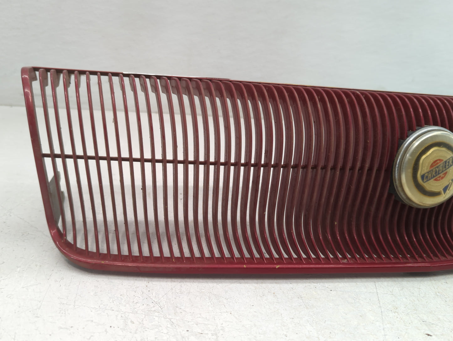1994-1997 Chrysler Lhs Front Grille Bumper Not Included - Oemusedautoparts1.com