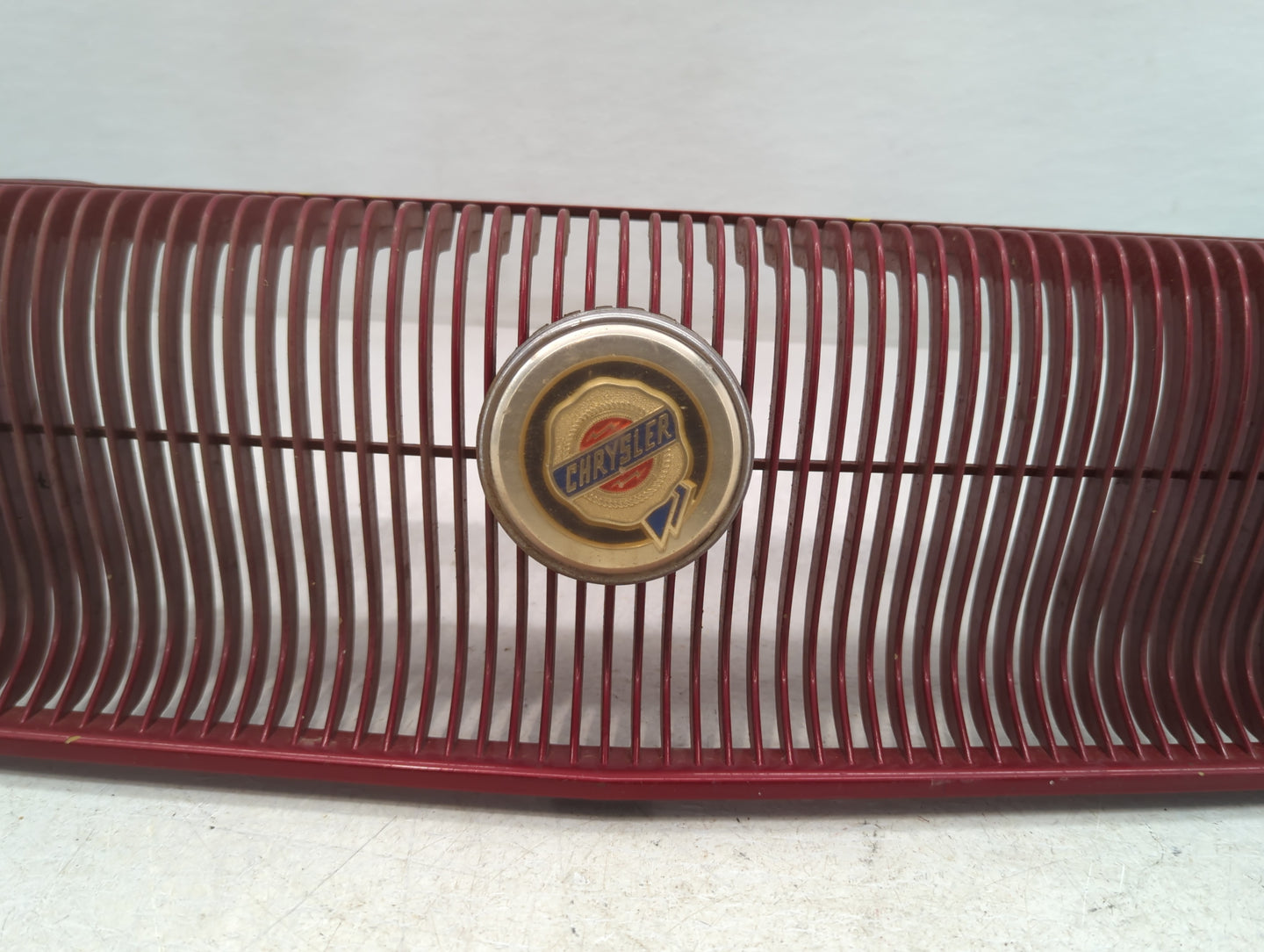 1994-1997 Chrysler Lhs Front Grille Bumper Not Included - Oemusedautoparts1.com