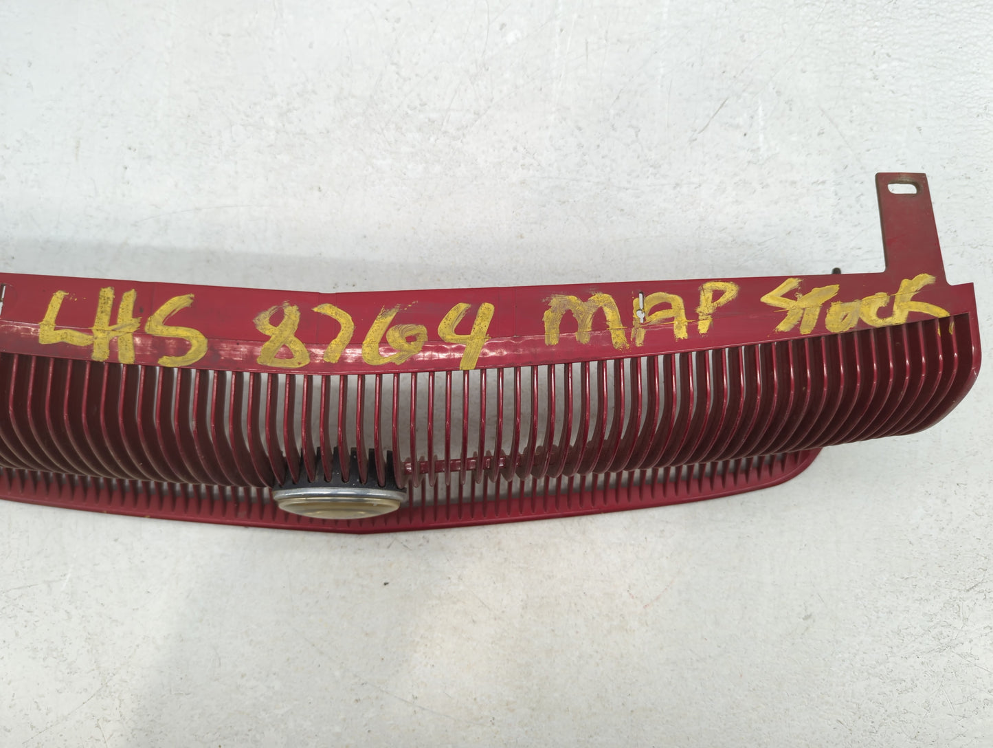 1994-1997 Chrysler Lhs Front Grille Bumper Not Included - Oemusedautoparts1.com