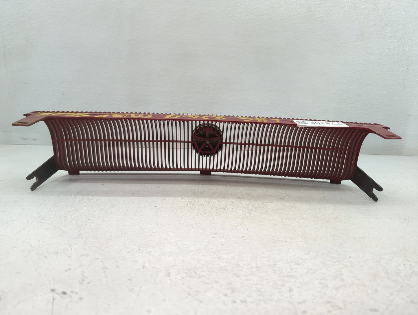 1994-1997 Chrysler Lhs Front Grille Bumper Not Included - Oemusedautoparts1.com