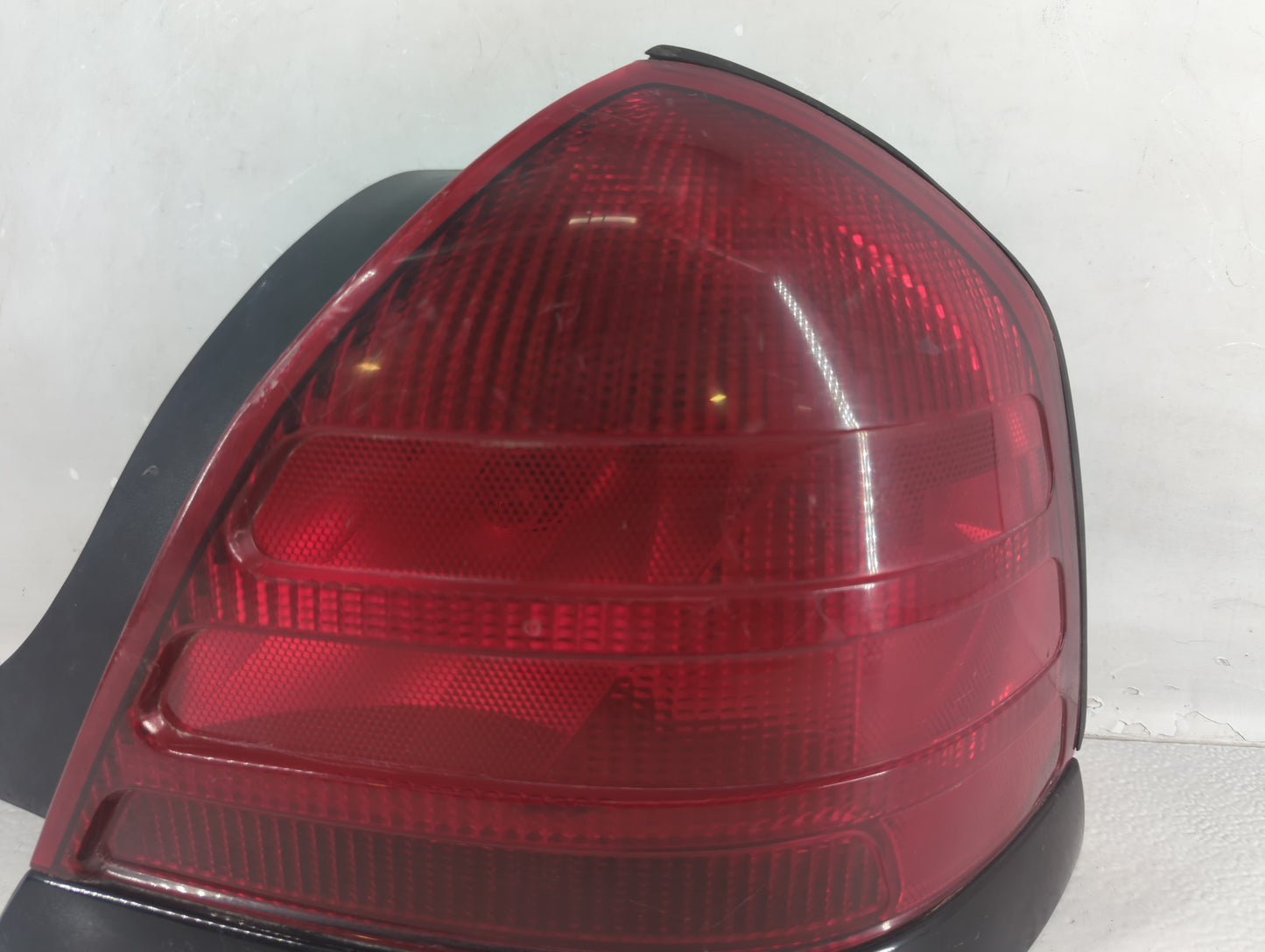 1994 Chrysler Voyager Tail Light Assembly Passenger Right OEM P/N:F8AX-13440-A Fits Fits 1991 1992 1993 1995 OEM Used Auto P