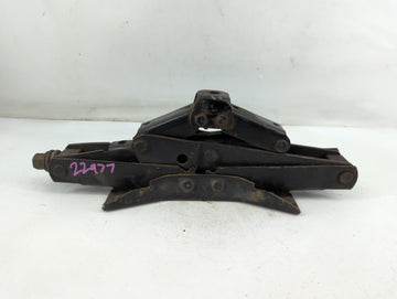 1994 Chrysler Voyager Spare Scissor Car Jack - Oemusedautoparts1.com