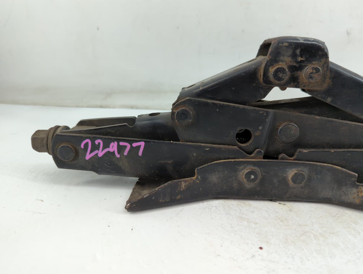 1994 Chrysler Voyager Spare Scissor Car Jack - Oemusedautoparts1.com