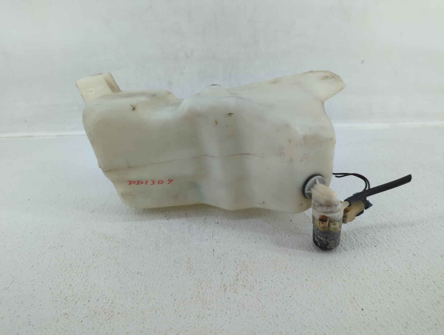 1994 Dodge Caravan Radiator Coolant Overflow Expansion Tank Bottle - Oemusedautoparts1.com