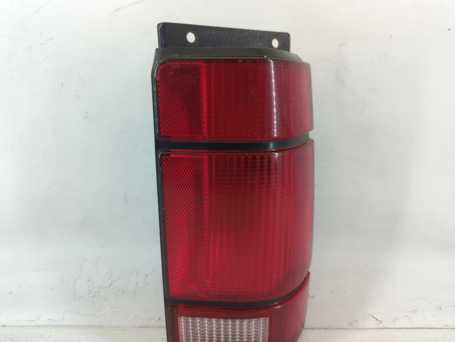 1994 Ford Explorer Tail Light Assembly Passenger Right OEM P/N:F37B-13440-BB Fits OEM Used Auto Parts - Oemusedautoparts1.co