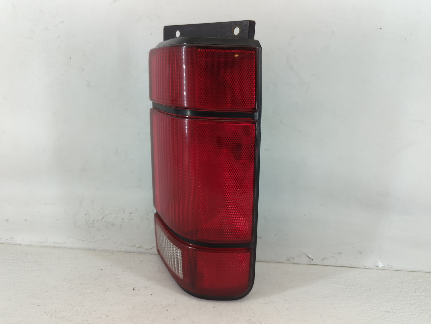 1994 Ford Explorer Tail Light Assembly Passenger Right OEM P/N:F37B-13440-BB Fits OEM Used Auto Parts - Oemusedautoparts1.co
