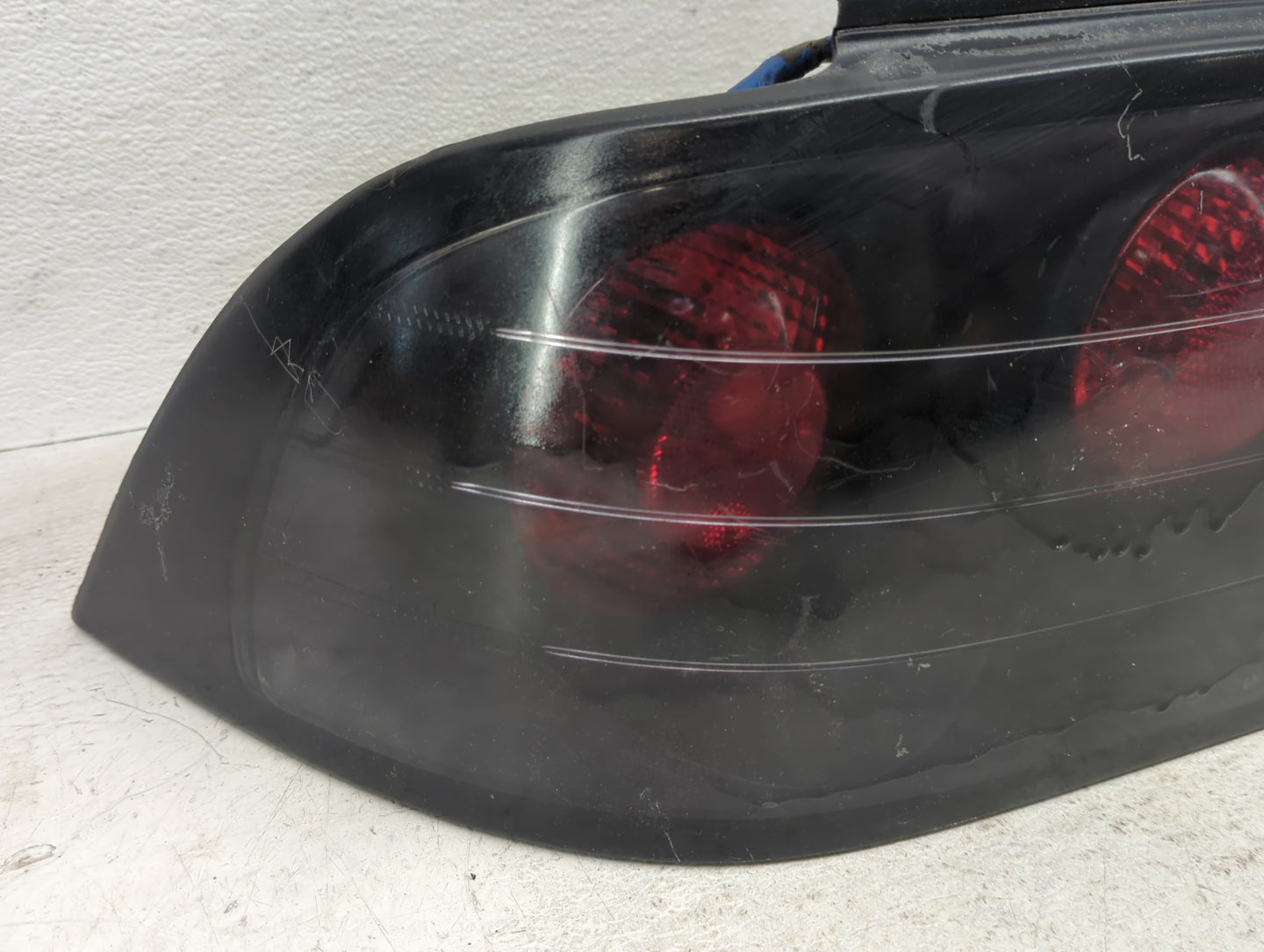 1994-1995 Ford Mustang Tail Light Assembly Driver Left OEM Fits Fits 1994 1995 OEM Used Auto Parts - Oemusedautoparts1.com