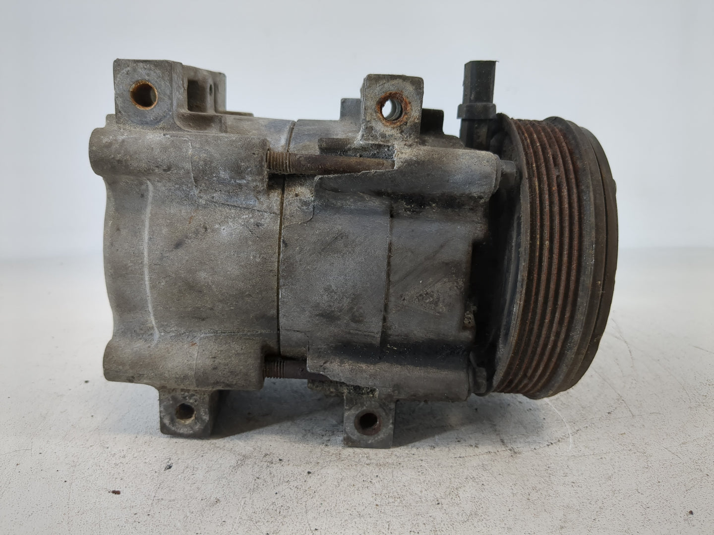 1994-1995 Ford Mustang Air Conditioning A/c Ac Compressor Oem - Oemusedautoparts1.com