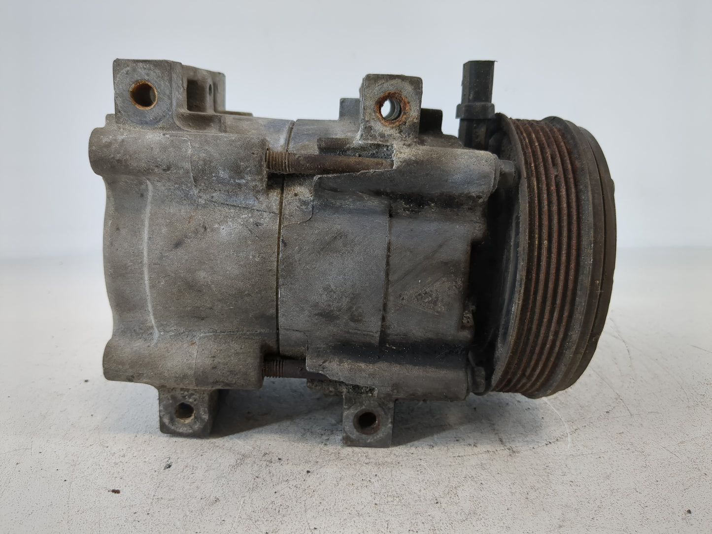 1994-1995 Ford Mustang Air Conditioning A/c Ac Compressor Oem - Oemusedautoparts1.com