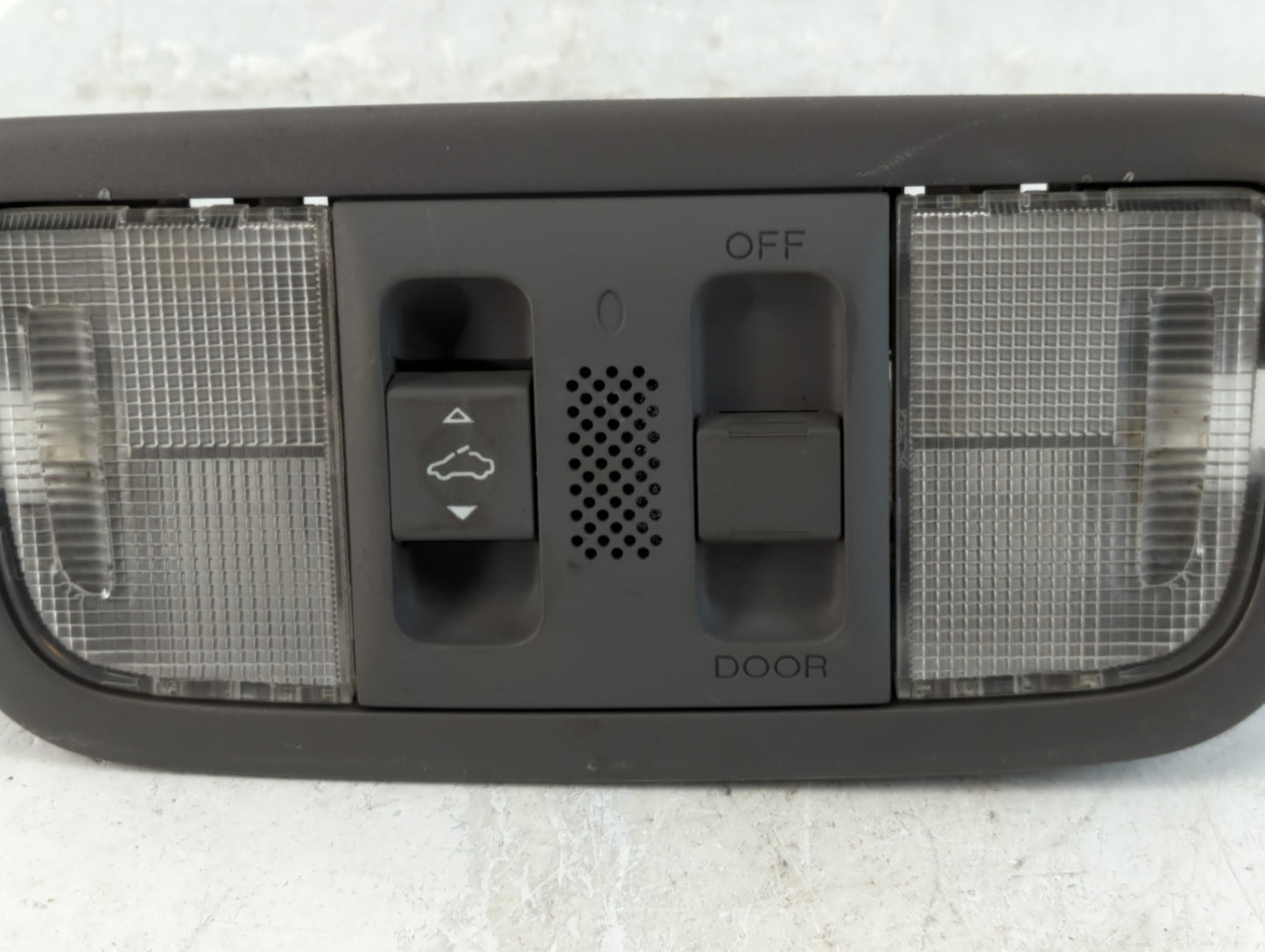 1994 Ford Ranger DOME LIGHT Title - Oemusedautoparts1.com