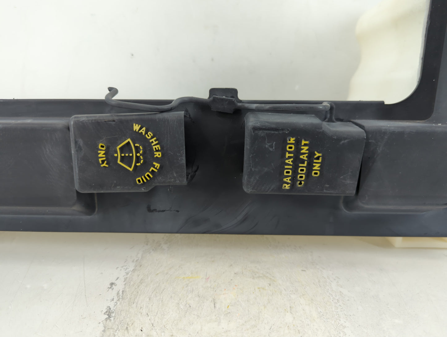 1994 Ford Ranger Windshield Washer Fluid Reservoir Bottle Oem - Oemusedautoparts1.com