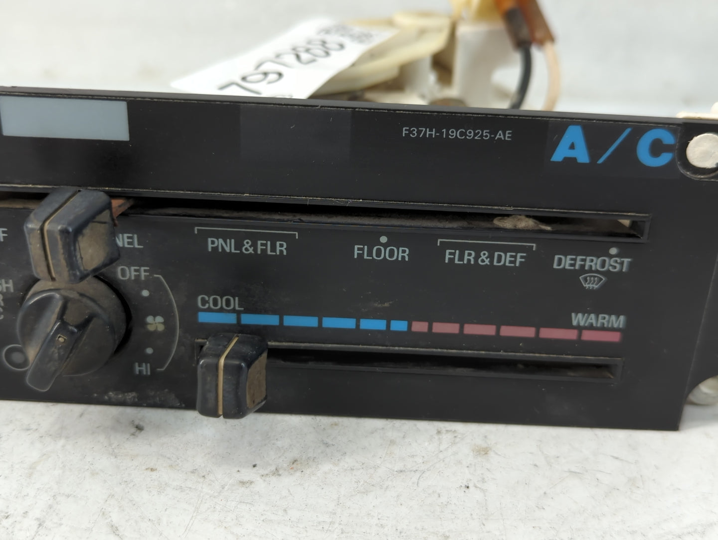 1994 Ford Ranger Climate Control Module Temperature AC/Heater Replacement P/N:F37H-19C925-AE Fits OEM Used Auto Parts - Oemu