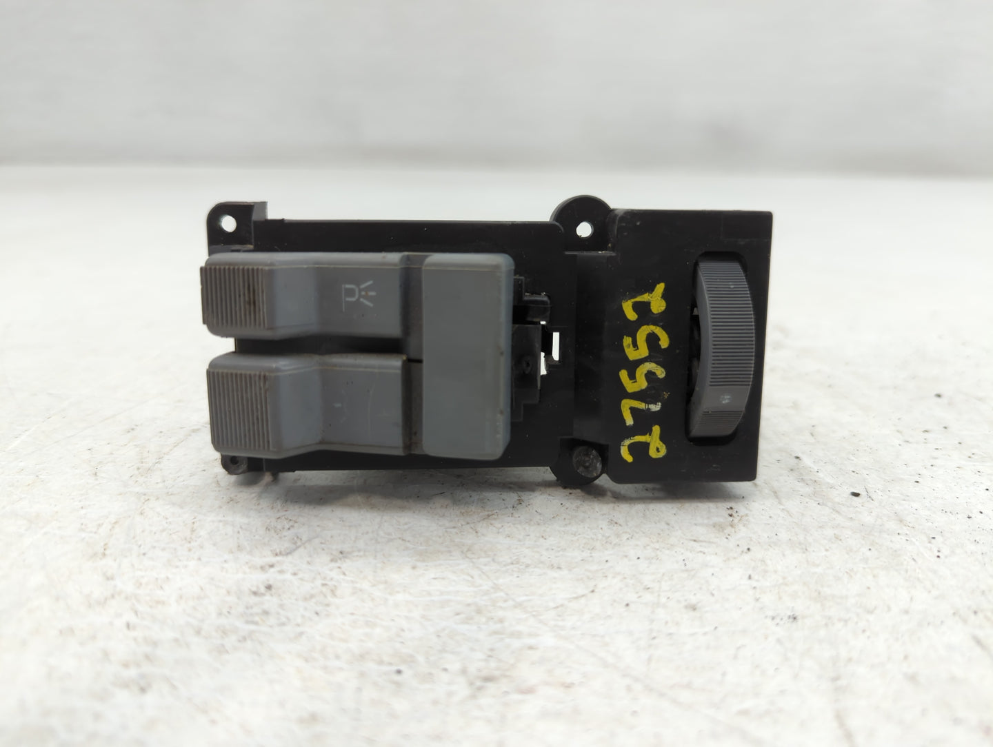 1994 Gmc C1500 Suburban Master Power Window Switch Replacement Driver Side Left P/N:104711394062 Fits OEM Used Auto Parts - 