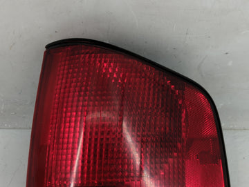 1994-2003 Gmc Sonoma Tail Light Assembly Passenger Right OEM P/N:16516094 Fits OEM Used Auto Parts
