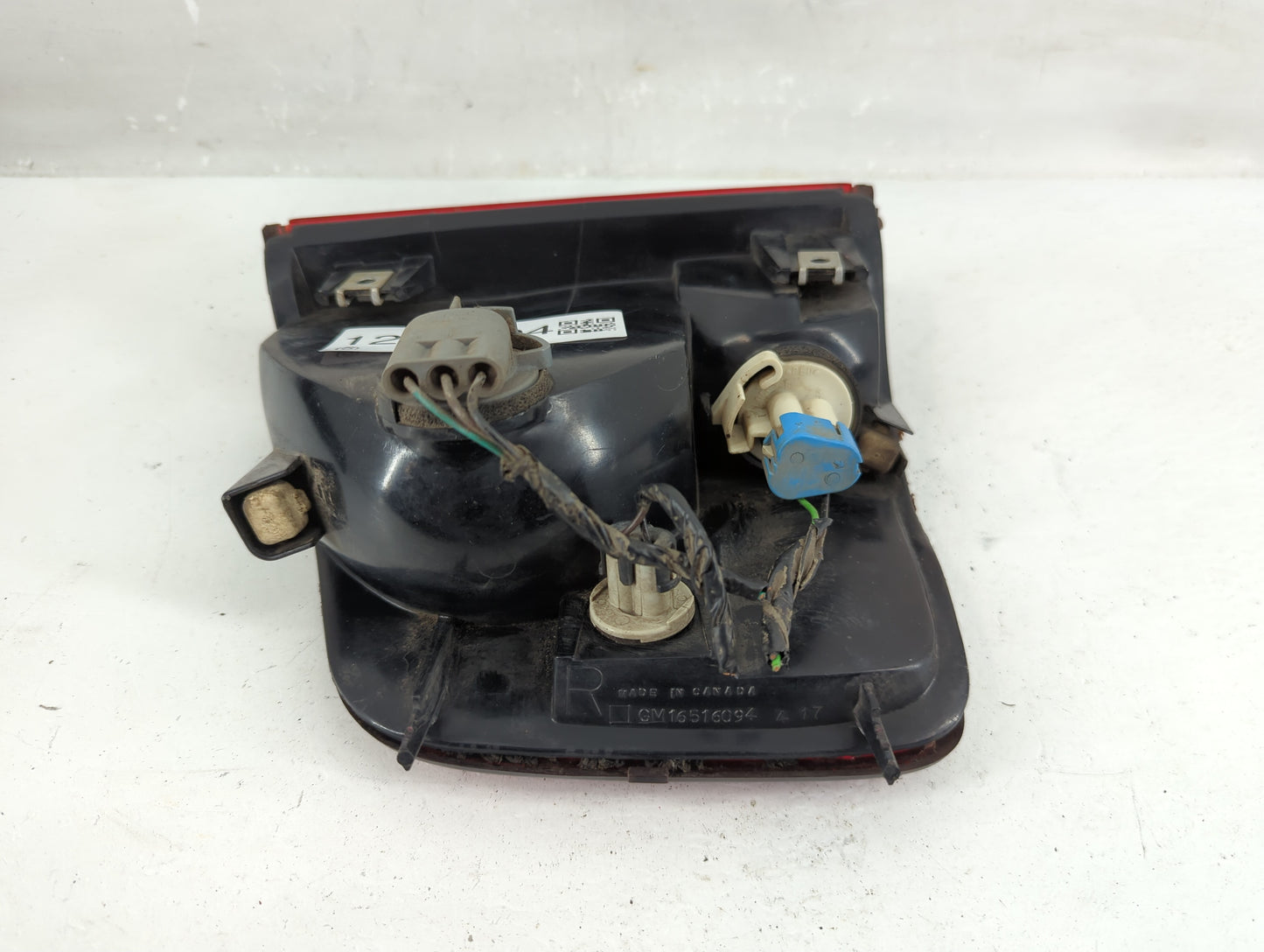 1994-2003 Gmc Sonoma Tail Light Assembly Passenger Right OEM P/N:16516094 Fits OEM Used Auto Parts - Oemusedautoparts1.com
