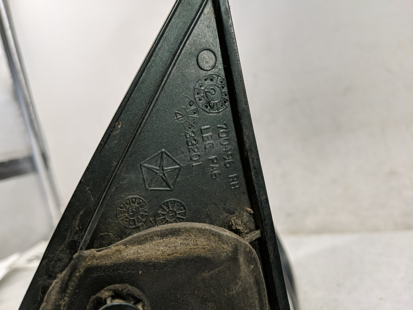 1993-1995 Jeep Grand Cherokee Passenger Side View Mirror - Right Door Mirror OEM Used - Oemusedautoparts1.com