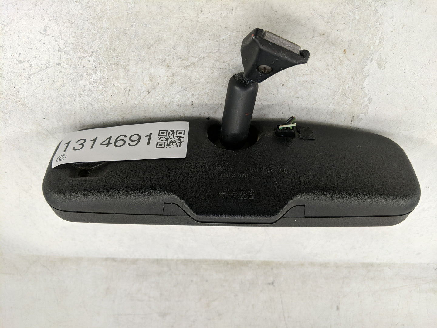 1994 Jeep Grand Cherokee Interior Rear View Mirror Replacement OEM P/N:4917477 Fits OEM Used Auto Parts - Oemusedautoparts1.