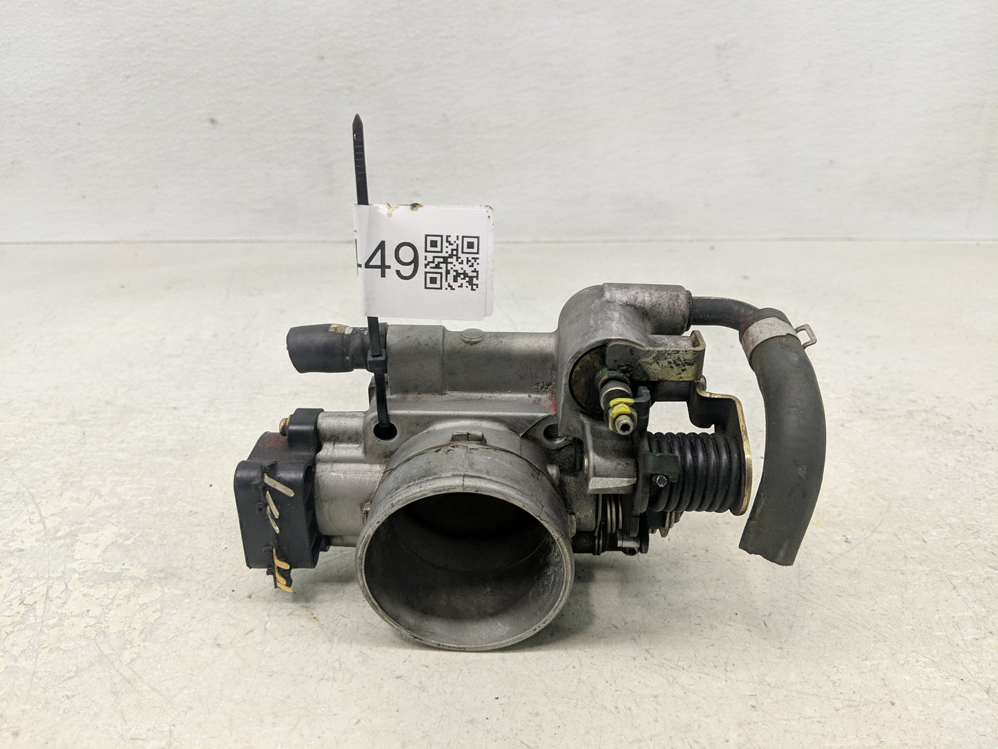 1993-1995 Jeep Grand Cherokee Throttle Body Fits Fits 1991 1992 1993 1994 1995 OEM Used Auto Parts - Oemusedautoparts1.com