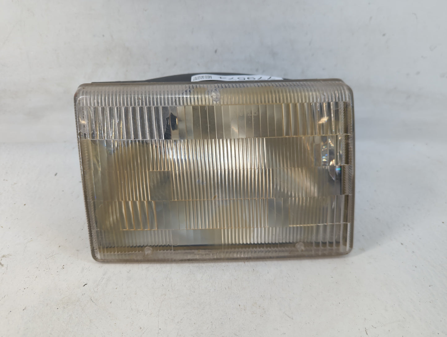 1993 Jeep Grand Cherokee Passenger Right Oem Head Light Headlight Lamp - Oemusedautoparts1.com
