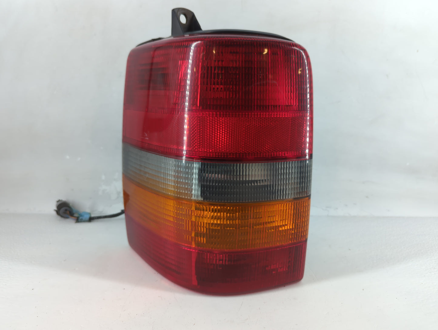 1993-1998 Jeep Grand Cherokee Tail Light Assembly Driver Left OEM Fits Fits 1993 1994 1995 1996 1997 1998 OEM Used Auto Part