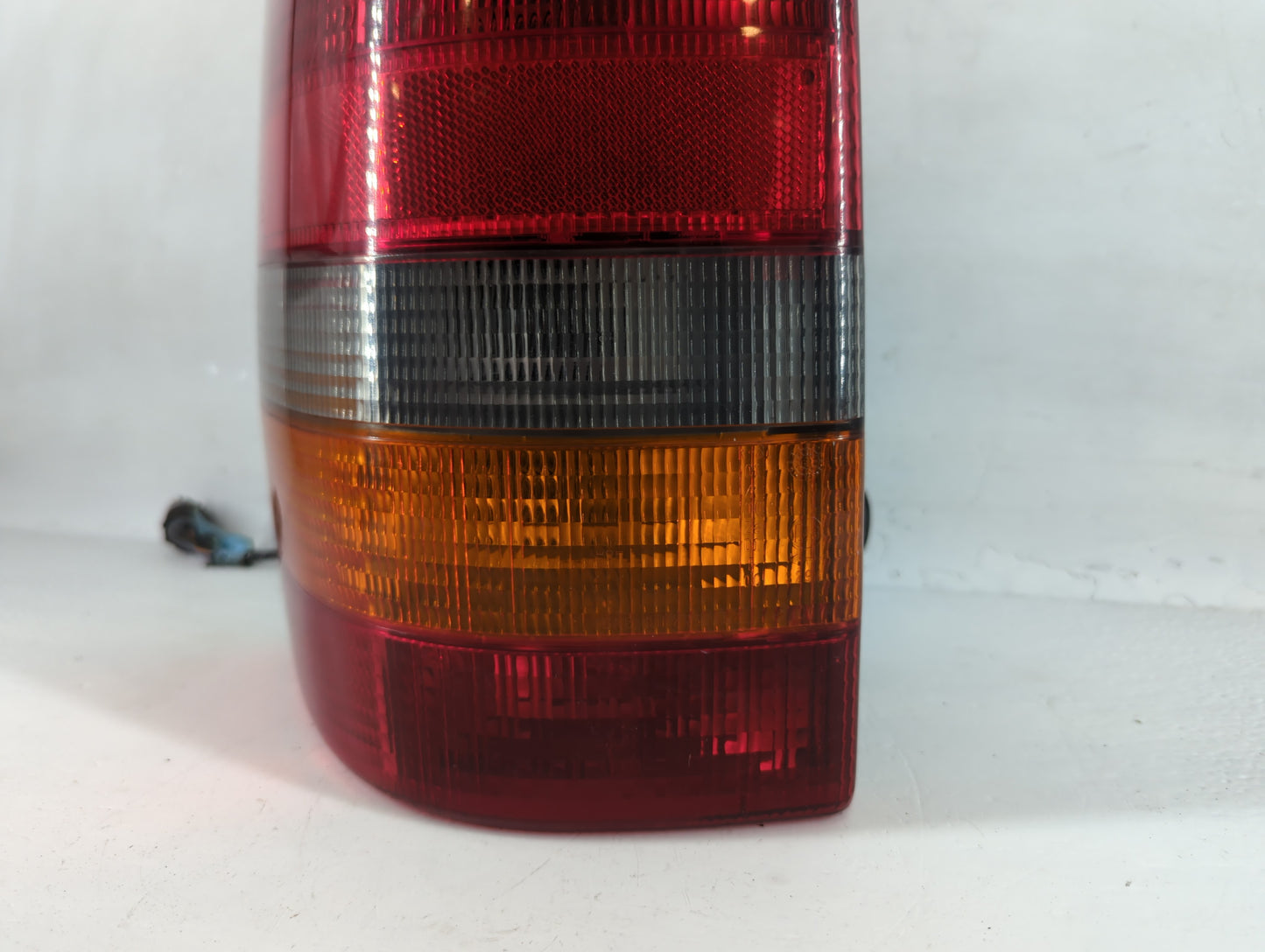 1993-1998 Jeep Grand Cherokee Tail Light Assembly Driver Left OEM Fits Fits 1993 1994 1995 1996 1997 1998 OEM Used Auto Part