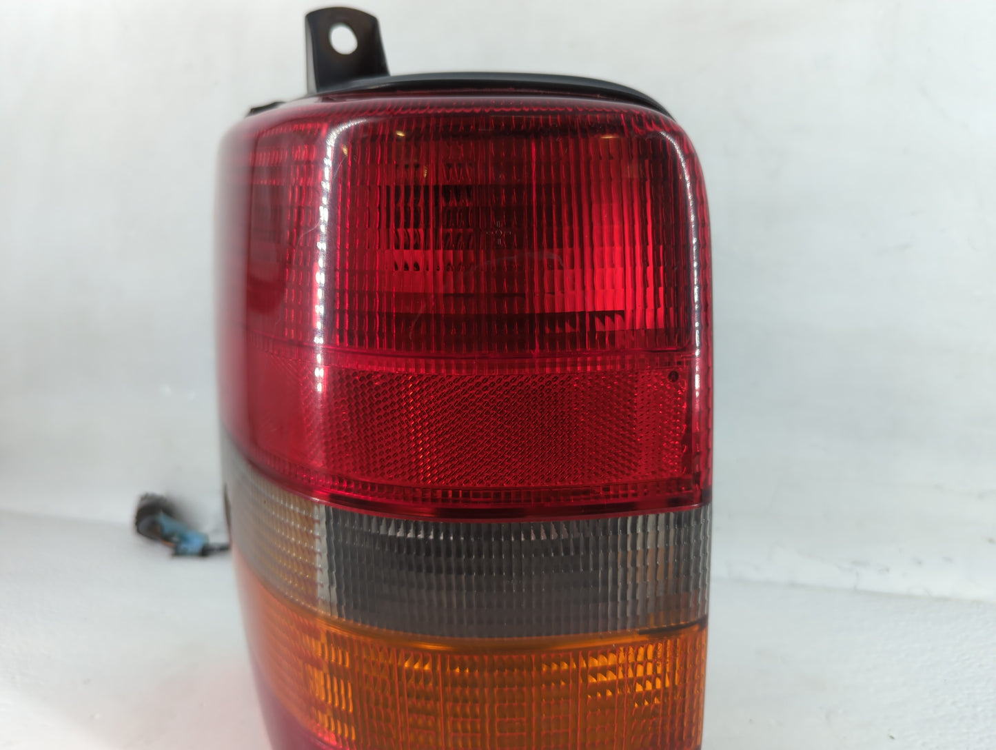 1993-1998 Jeep Grand Cherokee Tail Light Assembly Driver Left OEM Fits Fits 1993 1994 1995 1996 1997 1998 OEM Used Auto Part