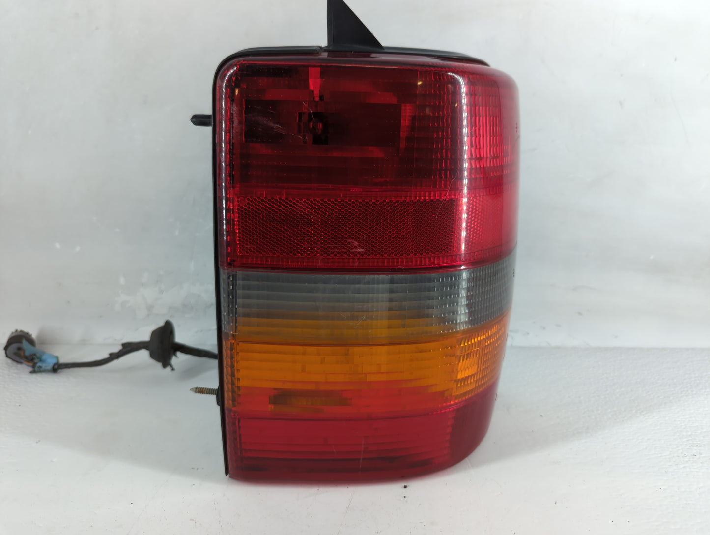 1993-1998 Jeep Grand Cherokee Tail Light Assembly Driver Left OEM Fits Fits 1993 1994 1995 1996 1997 1998 OEM Used Auto Part