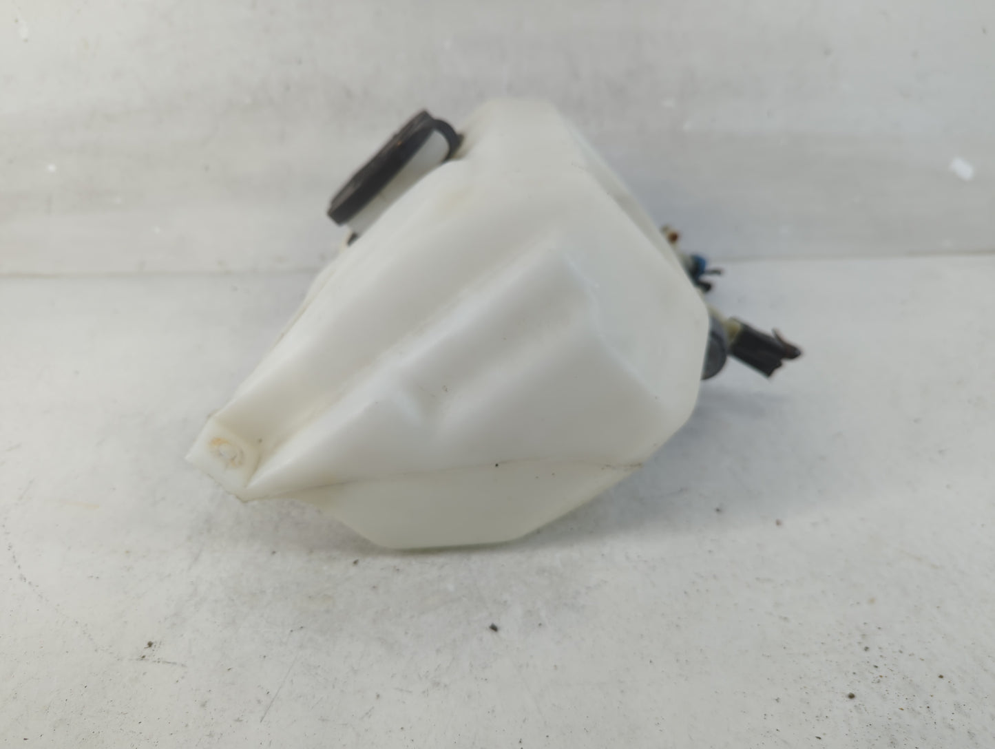 1994 Jeep Grand Cherokee Windshield Washer Fluid Reservoir Bottle Oem - Oemusedautoparts1.com