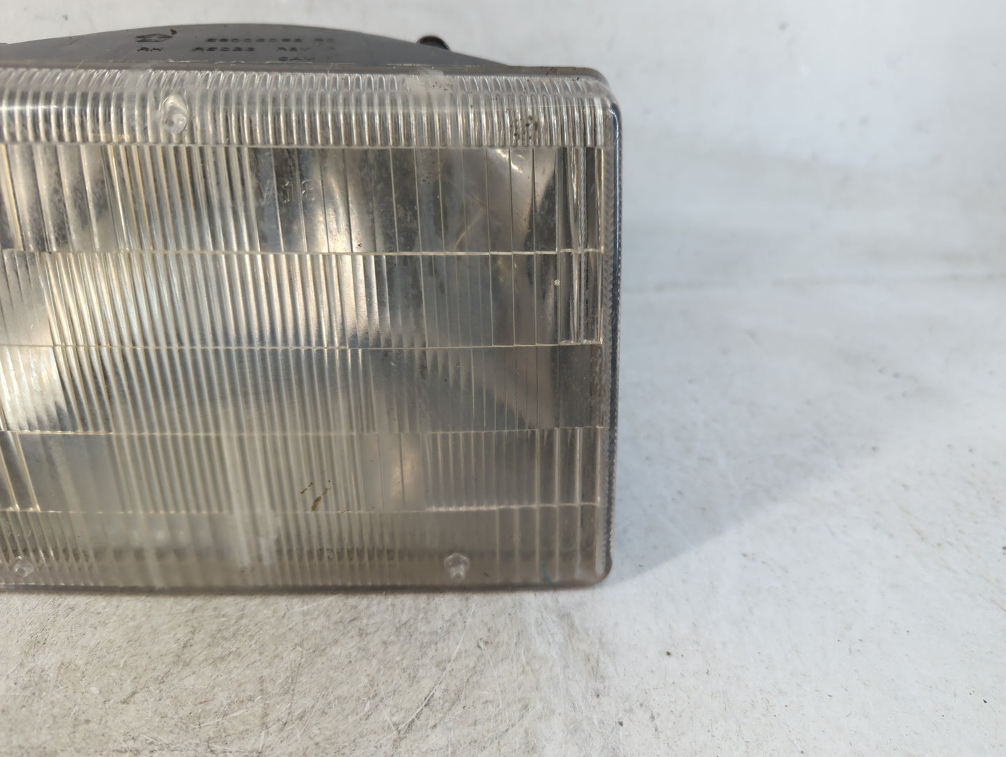 1993 Jeep Grand Cherokee Passenger Right Oem Head Light Headlight Lamp - Oemusedautoparts1.com