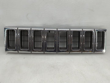 1993-1995 Jeep Grand Cherokee Front Grille Bumper Not Included - Oemusedautoparts1.com