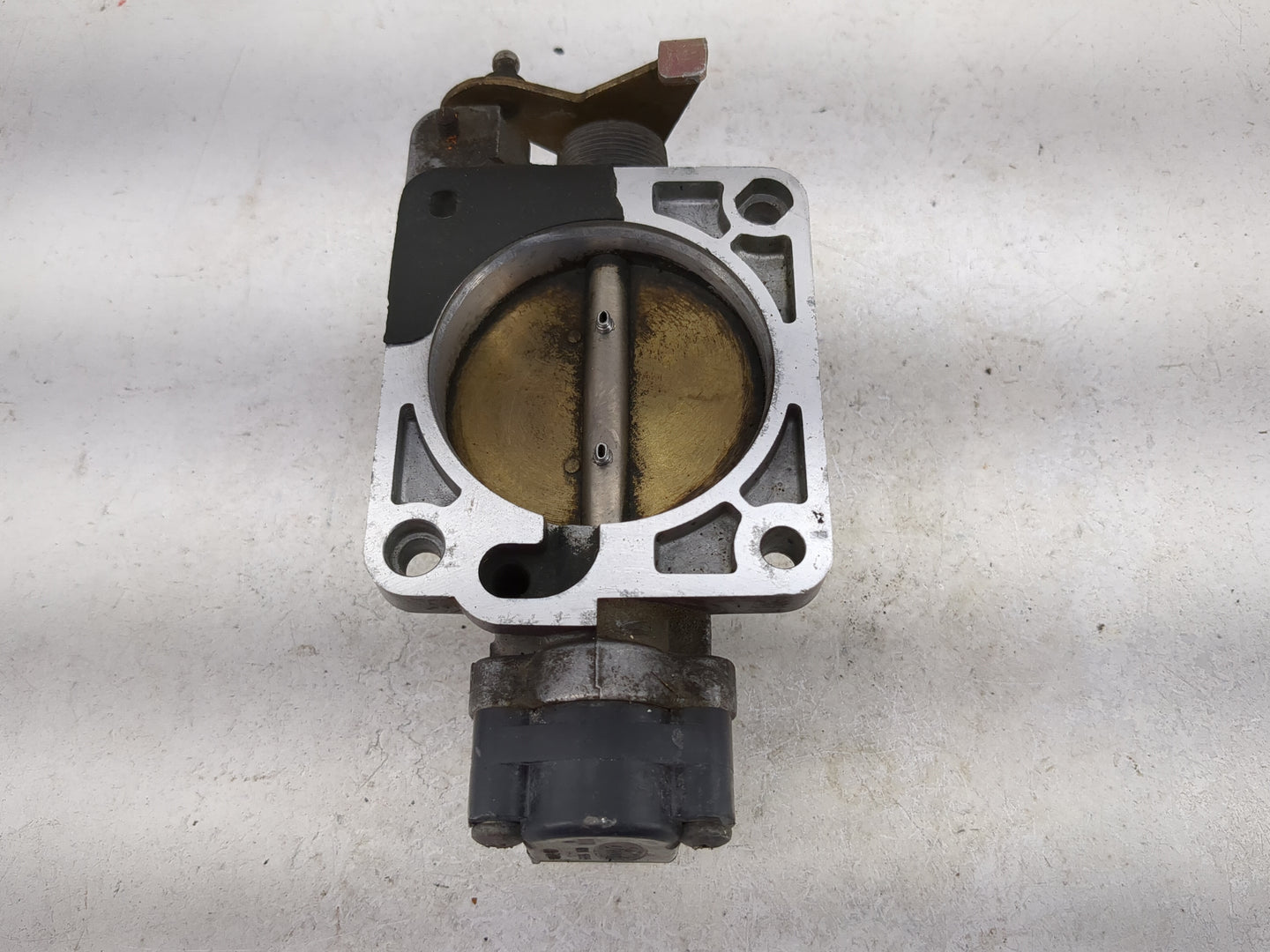 1994 Lincoln Town Car Throttle Body P/N:F2AE-BA F2VF-9E926-AA Fits OEM Used Auto Parts - Oemusedautoparts1.com