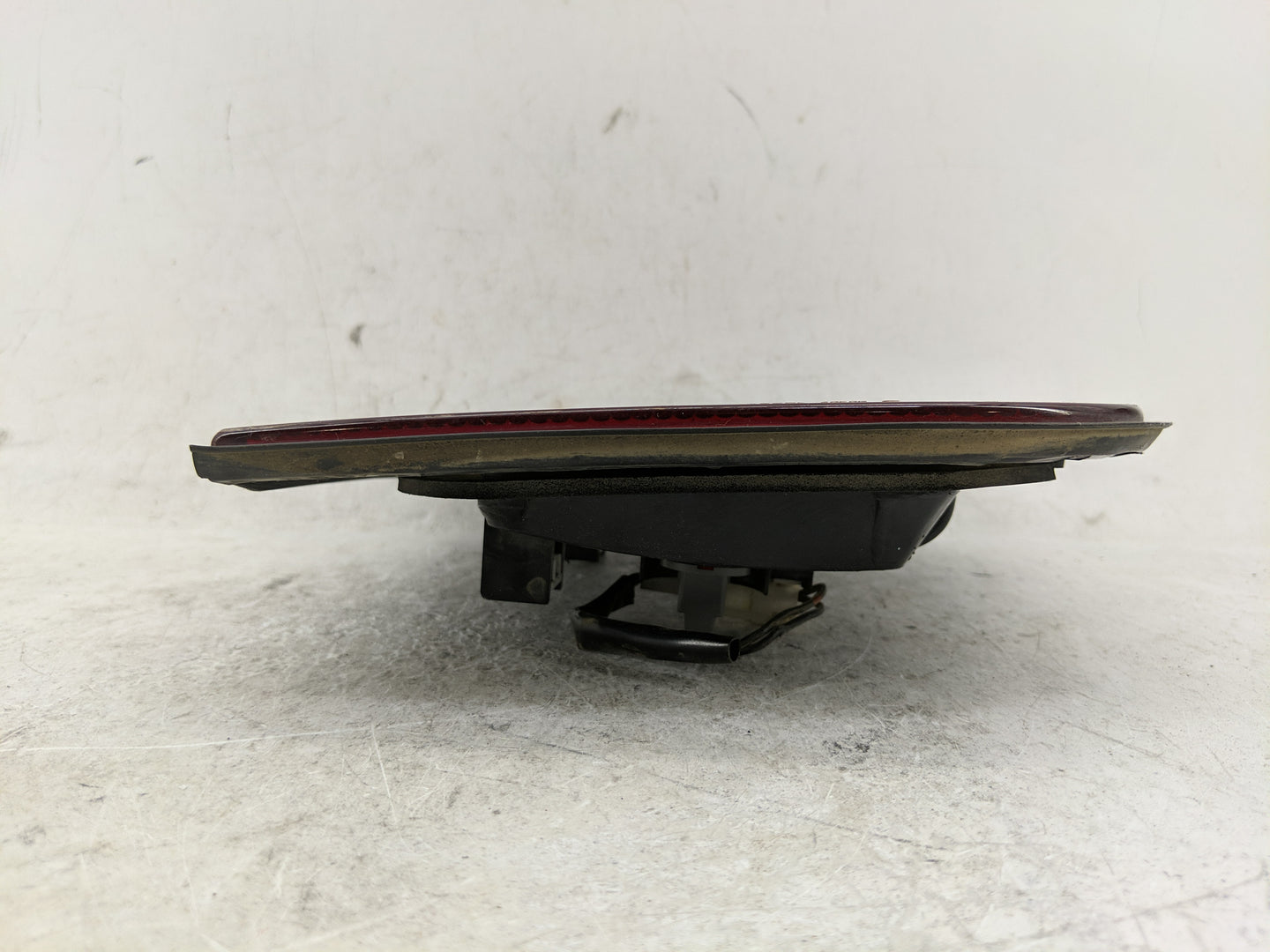 1989-1995 Mazda Mpv Tail Light Assembly Driver Left OEM Fits Fits 1989 1990 1991 1992 1993 1994 1995 OEM Used Auto Parts - O